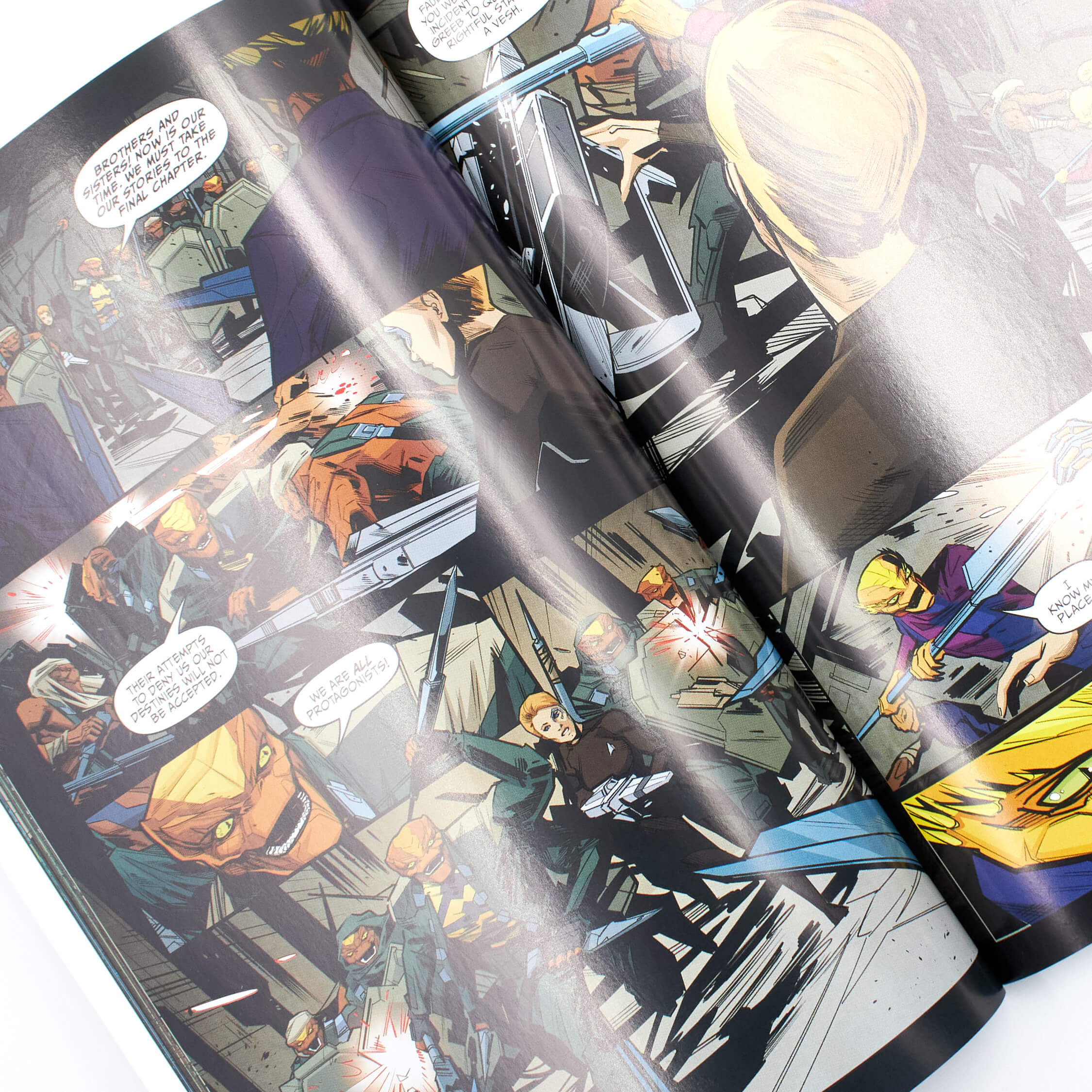 Star Trek: Voyager Omnibus - Image 2